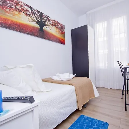Barcelona City Hotel מלון *